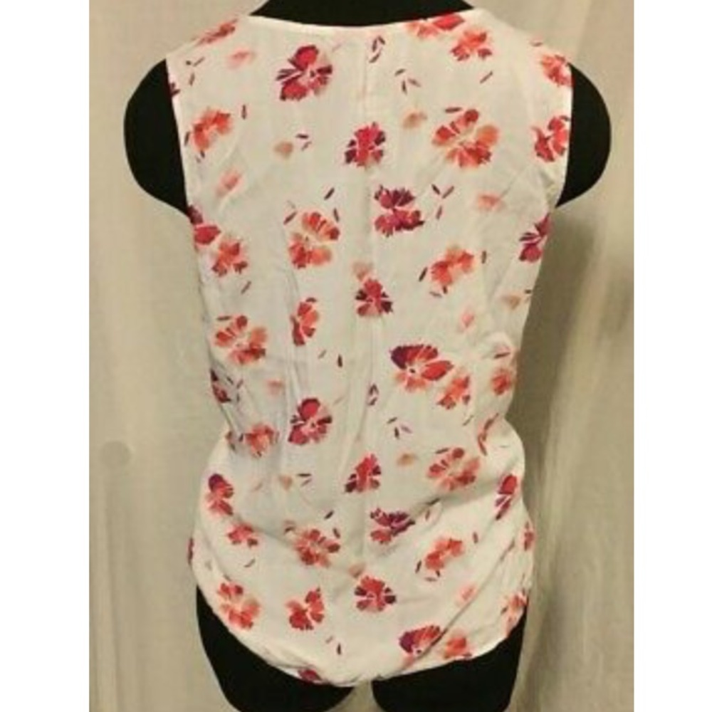 Women’s petite lg St. John’s Bay sleeveless blouse - Picture 4 of 6